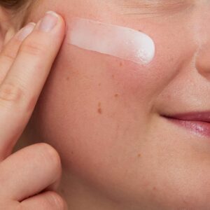 CeraVe Hidratantni serum s hijaluronskom kiselinom, 30 ml